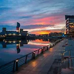 View - Free Parking - Sleeps 6 - Near Centre - By Nmb Manchester
