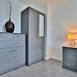 Appartamento View - Free Parking - Sleeps 6 - Near Centre - By Nmb *