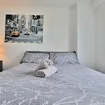 View - Free Parking - Sleeps 6 - Near Centre - By Nmb * Manchester