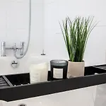 3br House Contractor Hospital Uni بيت للعطل مانشستر