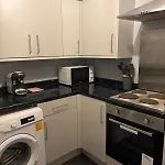 Charming 1Br Retreat For Urban Escapes