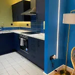Modern Next To Ao Arena - Parking - Local Attractions 公寓 *
