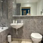 Spacious - Parking - Next To Ao Arena - Local Attraction & Transport Links Manchester