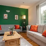 Daire Stylish 2br Flat - Walk To Old Trafford - Free Parking