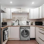 Apartmán Stylish 2Br Flat - Walk To Old Trafford - Free Parking Manchester