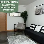 Дом отдыха 4 Bed Failsworth - 3 Bathrooms - Free Parking - Ideal For Contractors & Families - Free 1 Hr Early Check-in Or 1 Hr Late Check-out For 2 Night Bookings Until The End Of *