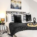 The Modern 1br Near Etihad Stadium & Coop Live Daire Manchester