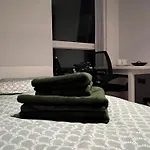 Проживание в семье Ficus Hill Private Ensuite Room Манчестер