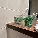 Проживание в семье Ficus Hill Private Ensuite Room *