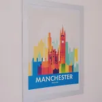 Spacious Stretford 3-Bed, Driveway Parking, Pool Table, Sleeps 6 * Манчестер