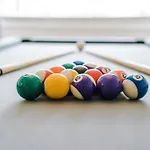 Spacious Stretford 3-Bed, Driveway Parking, Pool Table, Sleeps 6