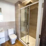 Zeni Alexandra Rise Two Bed Flat