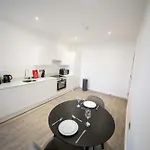 Apartment Lovely 1 Bed Close To Etihad