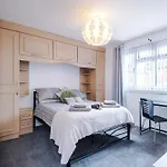 Media Home, Sleeps 7, Full Kitchen, Parking For 2 *