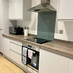 The Dyche-parking-local Attractions-fast Wi-fi Apartment Manchester