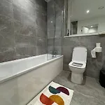 Exquisite Riverview 2bedroom Flat In Manchester. Appartamento