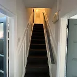 Budget Spacious 3 Bed In Prázdninový dům *