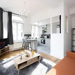 Apartment 2 Bed Centre Flat Sleeps 6