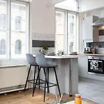 Apartment 2 Bed Centre Flat Sleeps 6