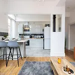 2 Bed Centre Flat Sleeps 6 Manchester