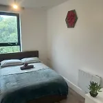 Cozy, Stylish Modern 2 Bedroom Entire Flat * Manchester