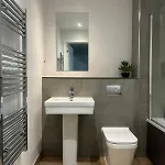Cozy, Stylish Modern 2 Bedroom Entire Flat *
