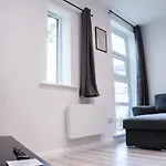 Appartement Stunning Modern 3 Bed, 2 Bedroom - Secure Parking - Close To Centre And Old Trafford