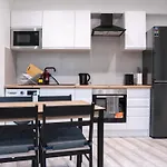 Appartement Stunning Modern 3 Bed, 2 Bedroom - Secure Parking - Close To Centre And Old Trafford Manchester