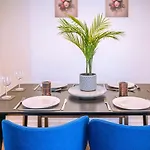 2 Bedroom Denton, Suitable For Professionals Needing A Peaceful Work Environment Διαμέρισμα Μάντσεστερ