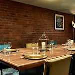 Marriott Victoria &