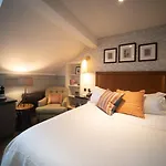 Eleven Didsbury Park Hotel 4*