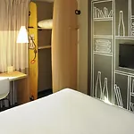 Ibis Centre Princess Street 3*