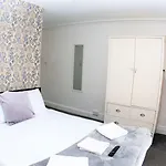 Mitre Centre Hotel 3*