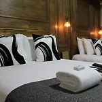 Mitre Centre Hotel 3*