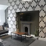 Mitre Centre Hotel 3*