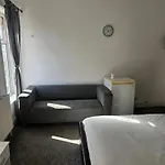29 Decent Homes Quarto em Acomodações Particulares