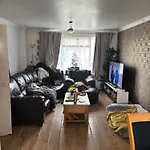 Female&family Single, Double And King Size With Shared Bathroom 홈스테이 *