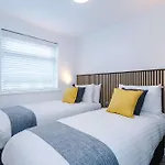 Minutes To The Coop Live Arena & Etihad Stadium - Free Parking With Ev Charger Hébergement de vacances