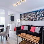 Minutes To The Coop Live Arena & Etihad Stadium - Free Parking W Ev Charger *