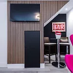 Minutes To The Coop Live Arena & Etihad Stadium - Free Parking With Ev Charger Hébergement de vacances