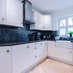 Stunning 5bed 3bath House, Parking, Manchester