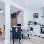 Minutes To The Coop Live Arena & Etihad Stadium - Free Parking W Ev Charger *
