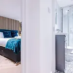 Holiday home Stunning 5bed 3bath House, Parking, Manchester