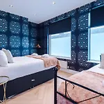 Stunning 5bed 3bath House, Parking, *