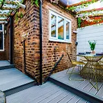 Stunning 5bed 3bath House, Parking, Holiday home Manchester