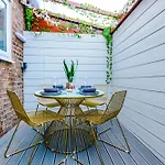 Holiday home Stunning 5bed 3bath House, Parking, Manchester