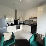Quay House - Modern In Salford Apartmán *