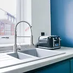 Modern 2br Flat Parking Sleeps 6 * Manchester