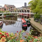 Stunning Centre Flat With A Terrace * Manchester