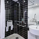 Otel Express Centre Arena By Ihg